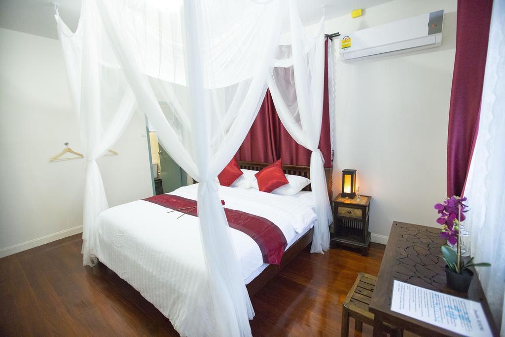 Double Room Private Bathroom
